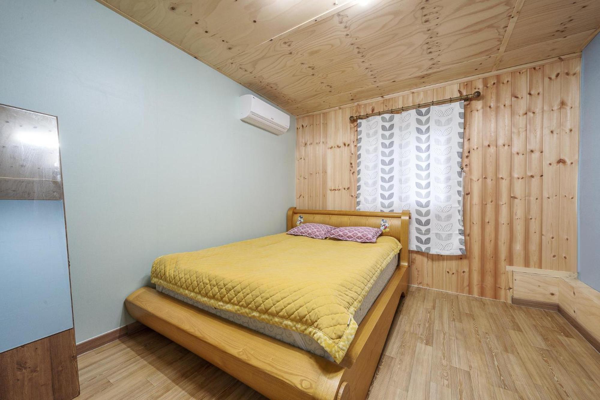 Goseong Jjun Camping Pension Koszong Szoba fotó