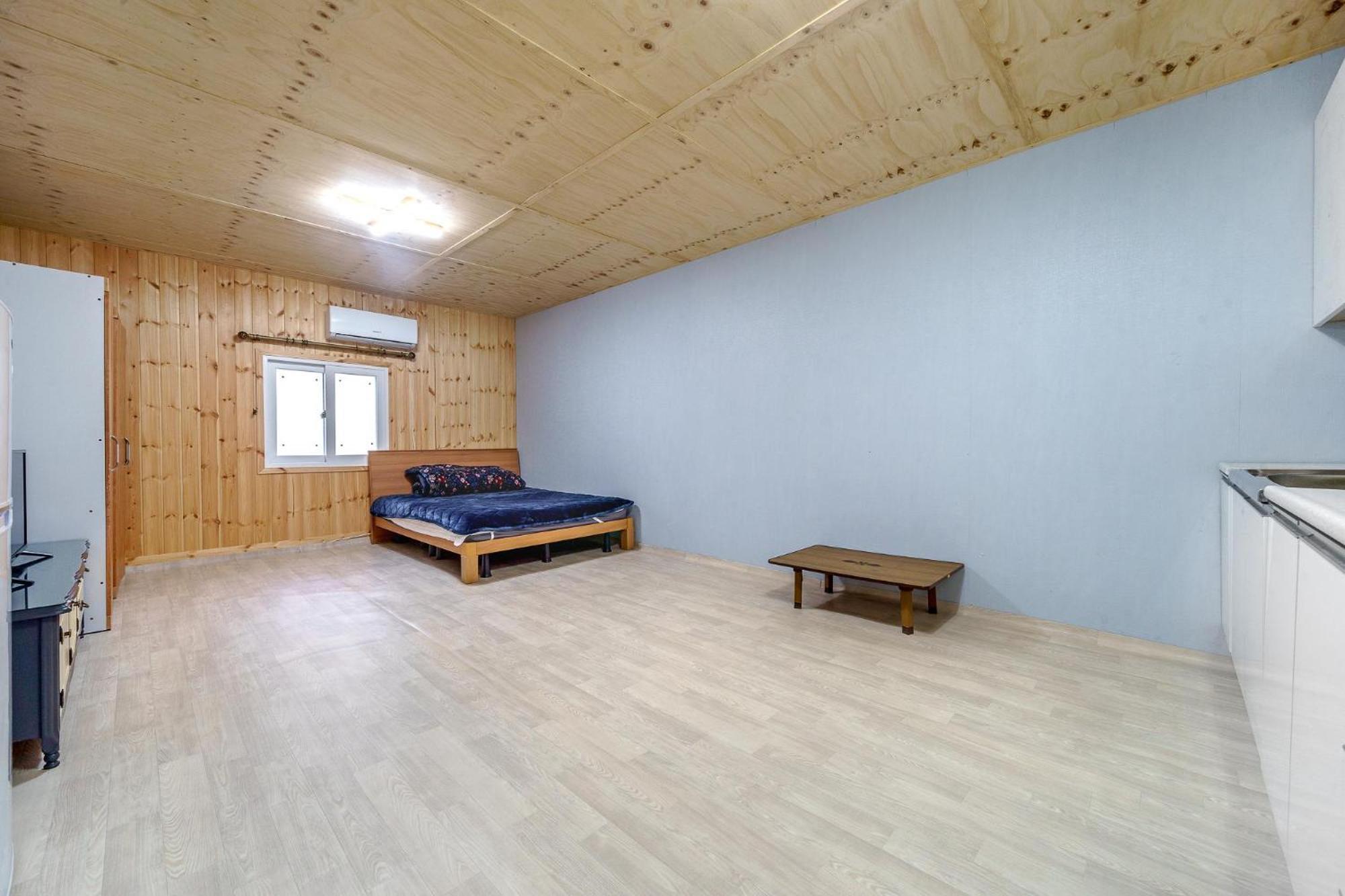 Goseong Jjun Camping Pension Koszong Szoba fotó