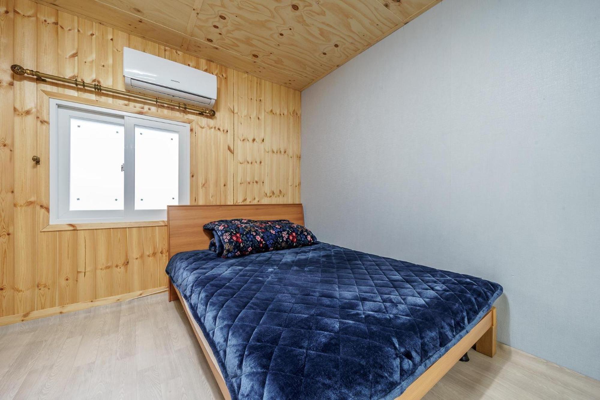 Goseong Jjun Camping Pension Koszong Szoba fotó